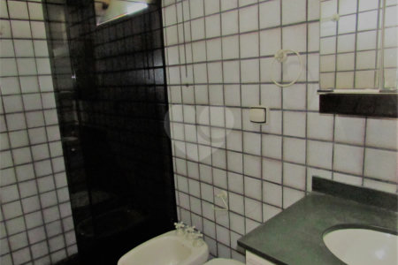 Casa à venda com 3 quartos, sendo 1 suíte, em Santo Amaro, São Paulo, SP