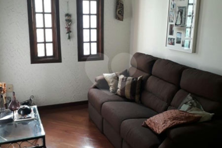 Sobrado à venda com 3 suítes em Santa Teresinha, São Paulo, SP