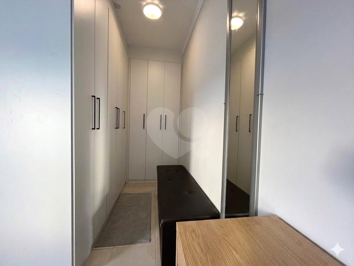 Casa à venda com 3 quartos, sendo 1 suíte, no condomínio Villa Suiça, Sorocaba - SP