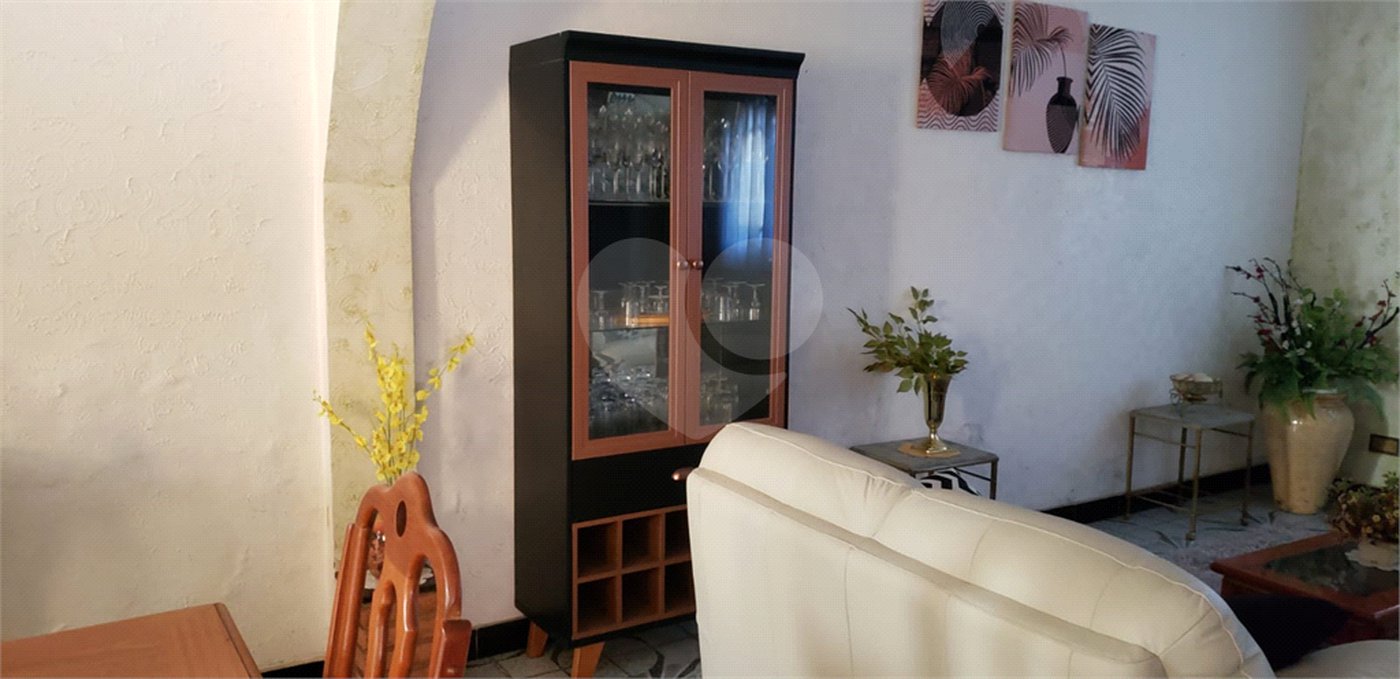 Sobrado à venda com 3 quartos, sendo 1 suíte, em Tremembé, São Paulo, SP