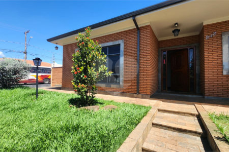 Casa à venda com 3 quartos, sendo 2 suítes, em Jardim Europa (vila Xavier), Araraquara, SP