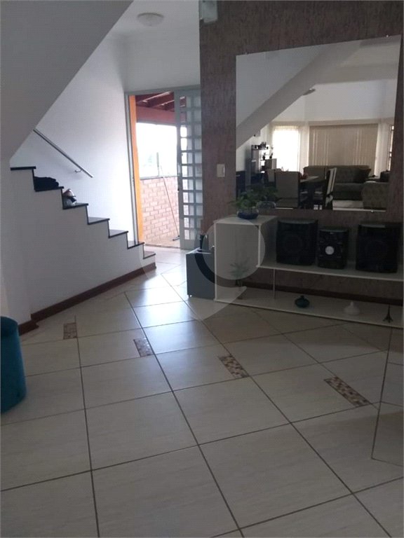 Casa à venda com 2 suítes no Centro, Águas de Lindóia, SP