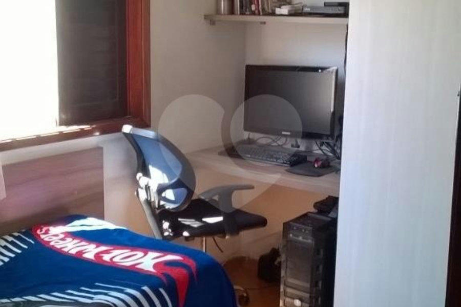 Sobrado à venda com 3 quartos, sendo 1 suíte, em Vila Nova Cachoeirinha, São Paulo, SP