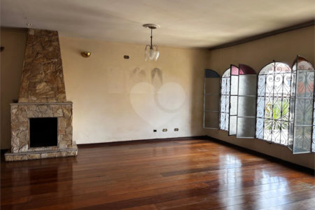 Casa à venda com 3 quartos, sendo 1 suíte, em Vila Aurora (zona Norte), São Paulo, SP