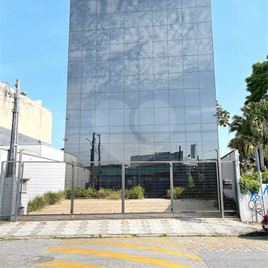 Excelente Prédio Comercial com 4 Pavimentos, Ótima Localização em Mogi das Cruzes