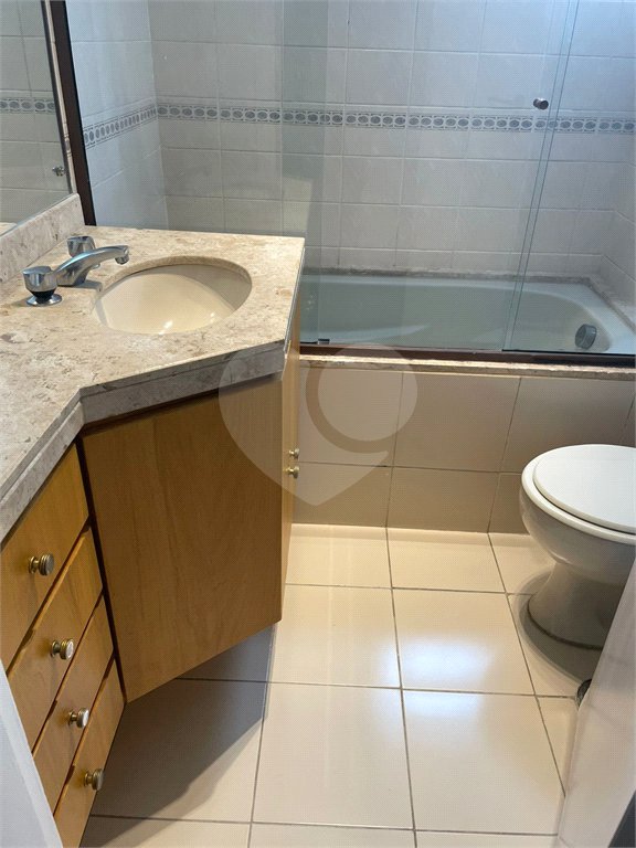 Apartamento para alugar com 3 quartos, sendo 1 suíte, em Indianópolis, São Paulo, SP