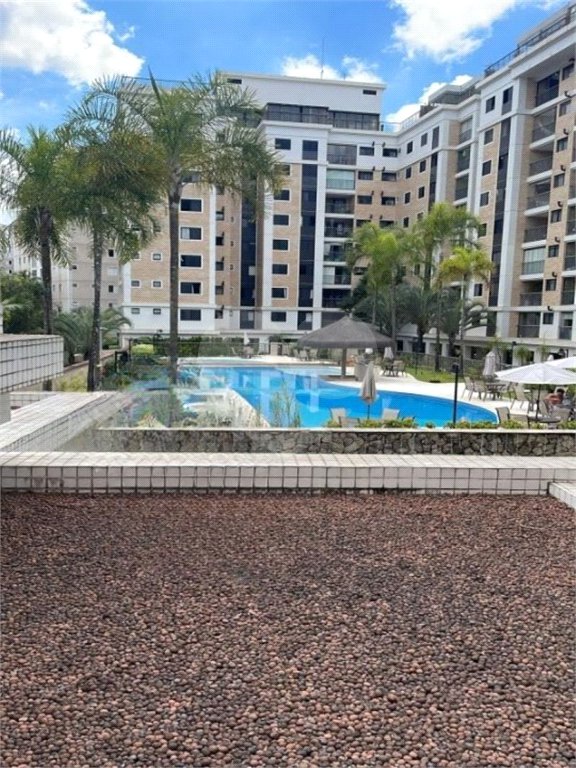 Apartamento à venda com 3 quartos, sendo 1 suíte,  em Cidade São Francisco, São Paulo, SP