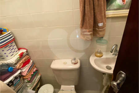 Casa à venda com 3 quartos, sendo 1 suíte, em Vila Correa, Ferraz de Vasconcelos, SP