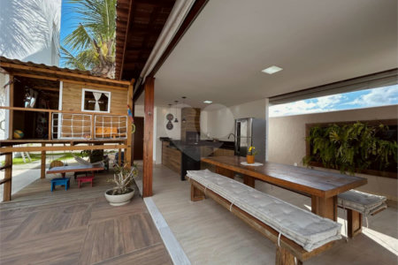Casa à venda com 5 quartos, sendo 1 suíte, em Orla Norte, Porto Seguro, BA