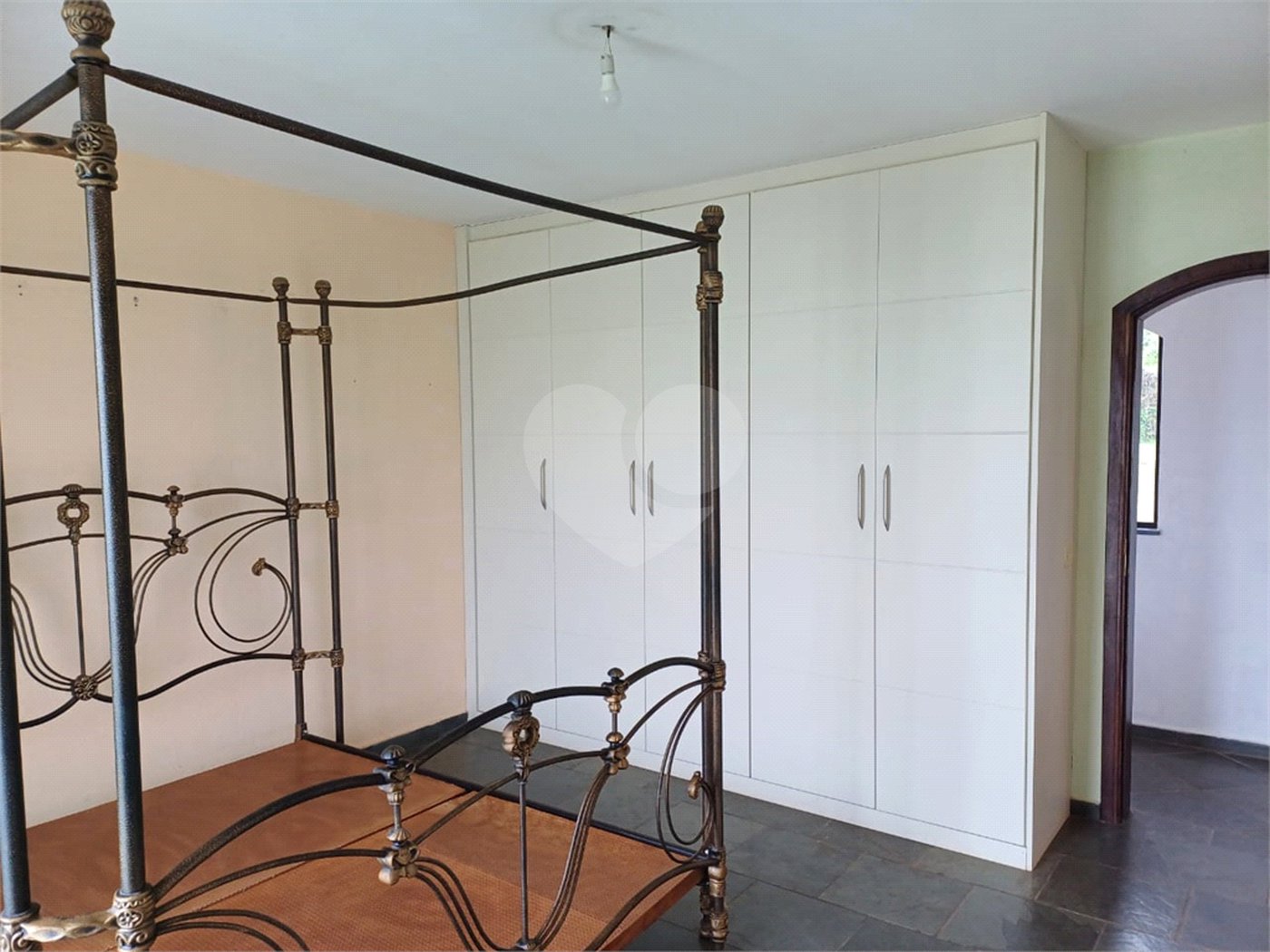 Casa à venda com 3 quartos, sendo 1 suíte, em Alpes D'ouro, Bom Jesus dos Perdões, SP