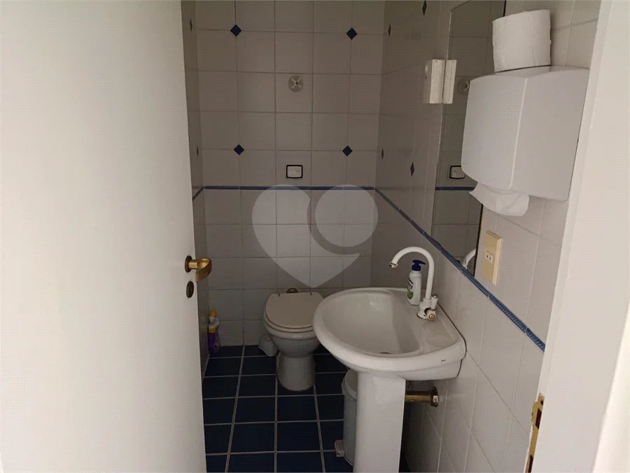 Casa comercial com 7 salas, 2 vagas no Paraiso