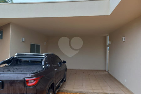 Excelente sobrado a venda no Condomínio Parque Sabará.