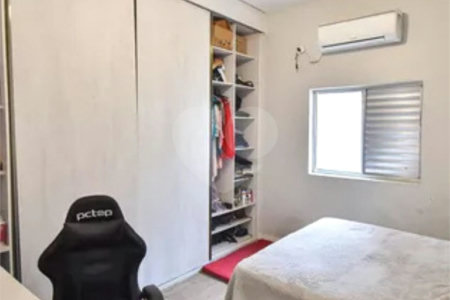 Apartamento á venda de 108m2 no Cond. Edifício Silvia a 350 metros da estação do metro Ana Rosa (linha azul e verde).