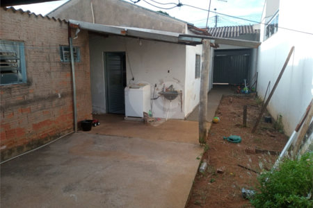 Casa térrea para venda, com 2 dormitórios.