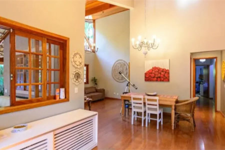 Casa à venda com 4 quartos, sendo 2 suítes,  em Granja Viana, Cotia, SP