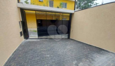 Sobrado à venda com 3 suítes em Santana, São Paulo, SP