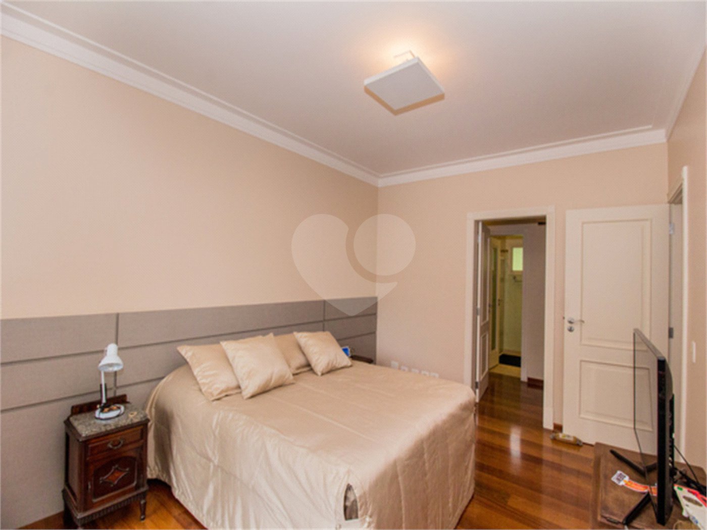 Casa à venda com 4 suítes no condomínio Alpes da Cantareira, Mairiporã - SP