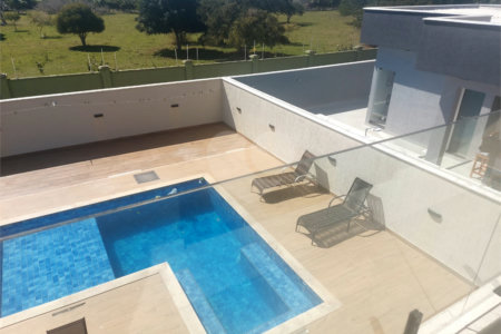 Casa à venda com 4 quartos, sendo 3 suítes, em Ogiva, Cabo Frio, RJ
