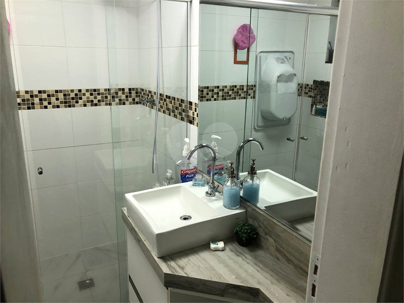 Casa à venda com 3 quartos, sendo 1 suíte, no condomínio Dolce Villa Anália Franco, São Paulo - SP