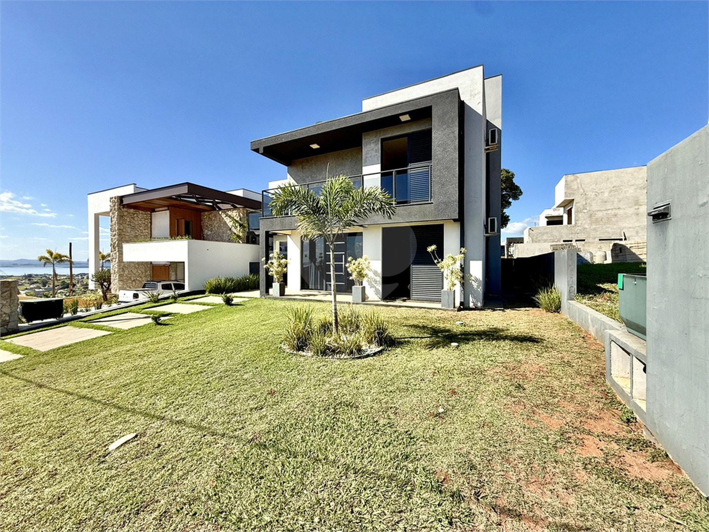 Casa à venda com 3 quartos, sendo 1 suíte,  em Terras de Santa Cristina XIII Setor Marina, Paranapanema, SP