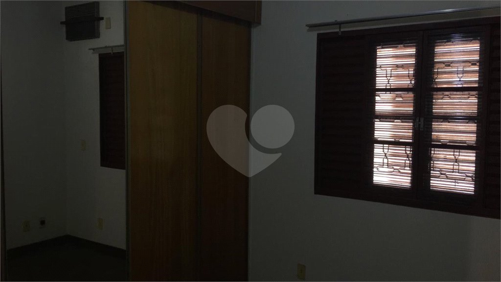 Sobrado à venda com 6 quartos, sendo 3 suítes, em Jardim Refúgio, Sorocaba, SP