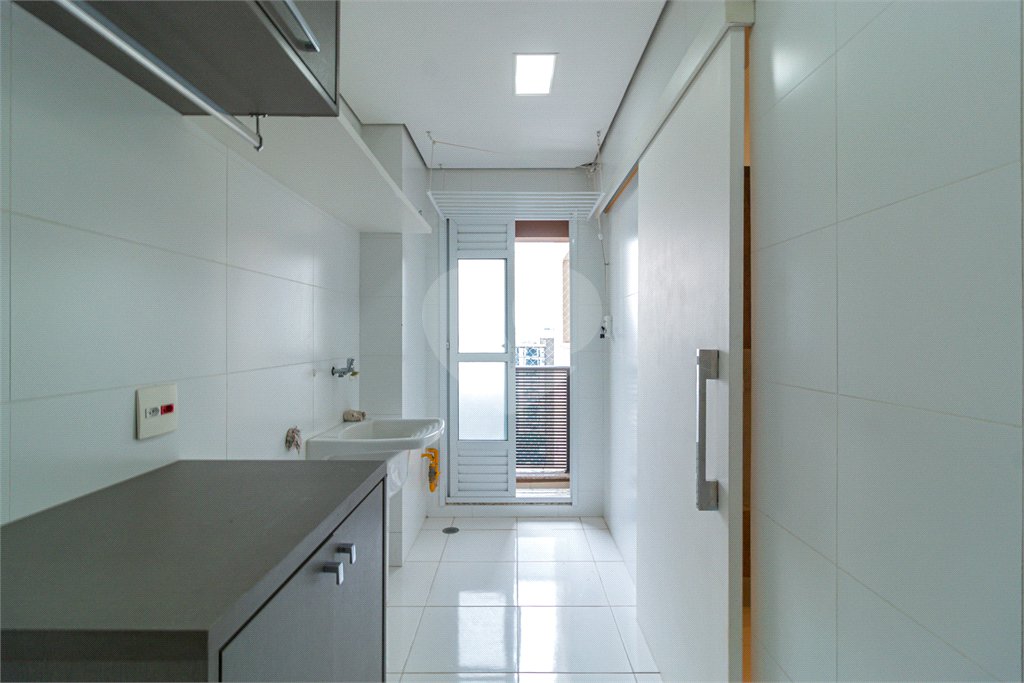 Apartamento à venda com 3 quartos, sendo 1 suíte,  em Chácara Santo Antônio, São Paulo, SP