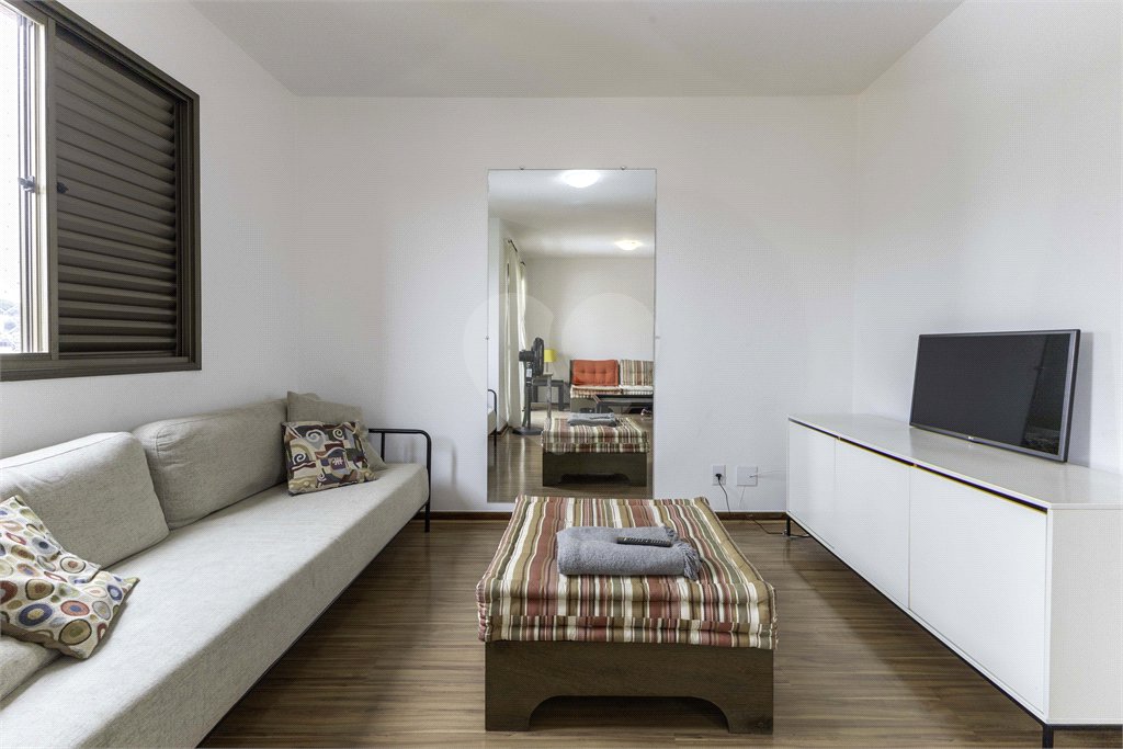 Apartamento à venda com 3 quartos, sendo 1 suíte, em Vila Madalena, São Paulo, SP