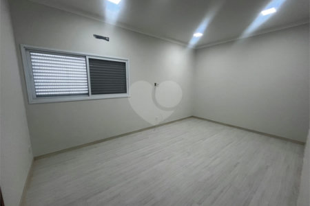 Casa à venda com 3 suítes em Vila Popular, Itapetininga, SP