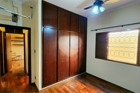 Casa à venda com 2 quartos no Centro, Araraquara, SP