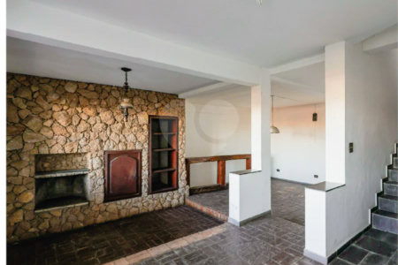 Sobrado à venda com 3 quartos, sendo 1 suíte,  em Jardim Leonor, São Paulo, SP