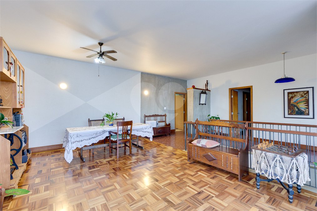 Casa à venda com 5 quartos, sendo 2 suítes, em Alto da Boa Vista, São Paulo, SP