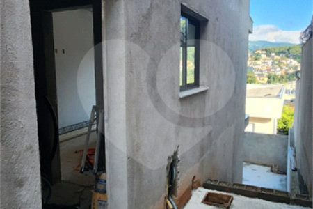 Sobrado à venda com 3 quartos, sendo 1 suíte,  em Jardim Maristela, Atibaia, SP