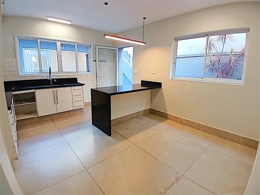 Sobrado à venda com 3 quartos, sendo 1 suíte,  em Brooklin Paulista, São Paulo, SP