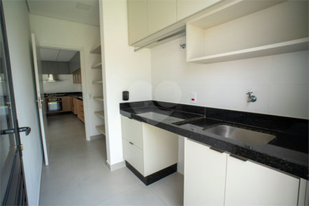 Casa à venda com 3 suítes em Vila Santista, Atibaia, SP
