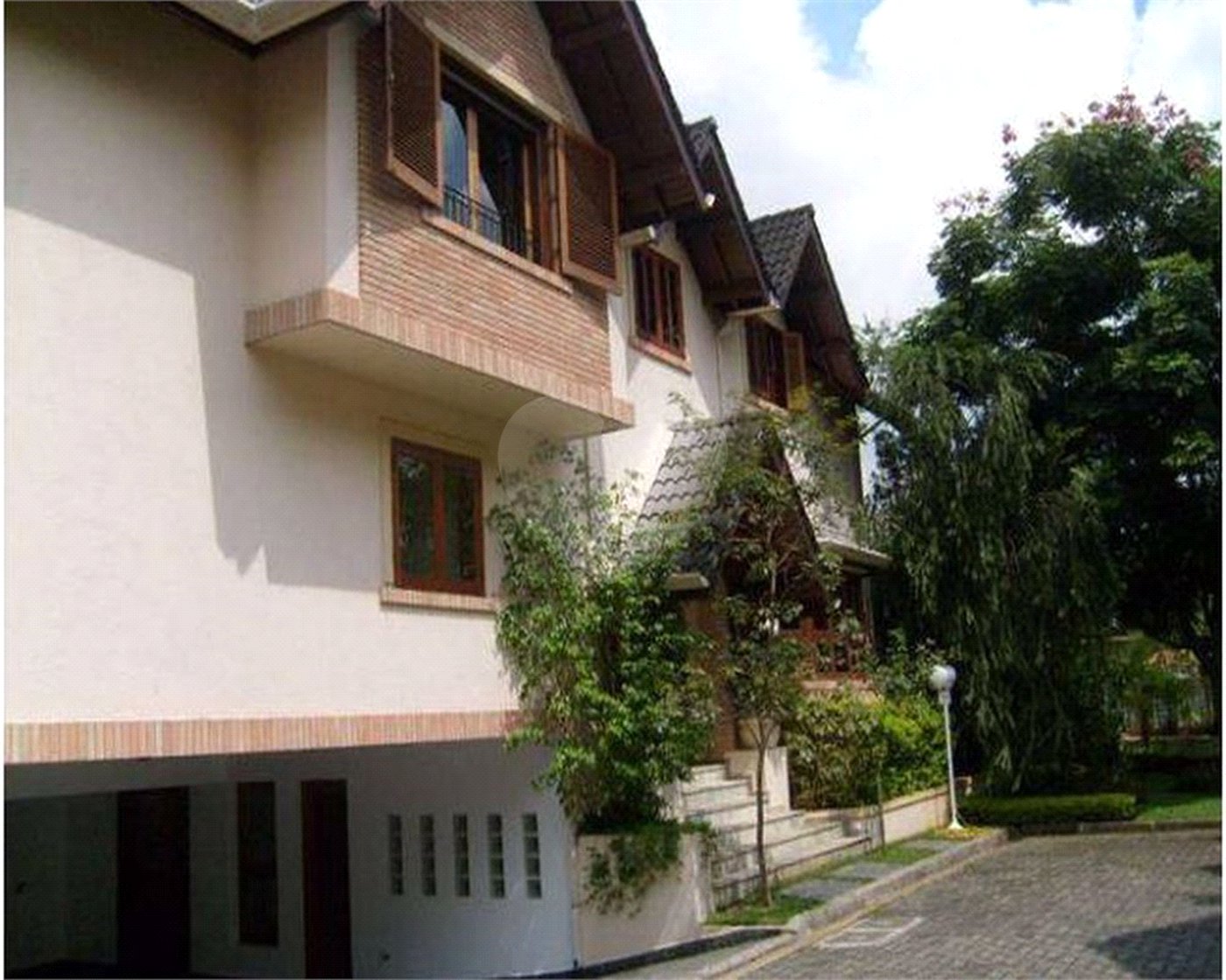 Casa à venda ou para alugar com 4 suítes no condomínio Vilaggio Monte Alegre, São Paulo - SP