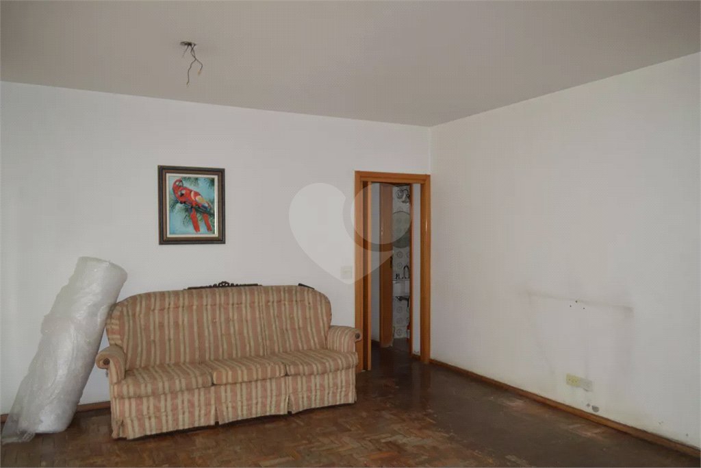Apartamento à venda com 3 quartos, sendo 1 suíte,  em Vila Mariana, São Paulo, SP
