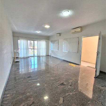 Casa à venda ou para alugar com 4 quartos, sendo 2 suítes,  em Santa Rosa, Vinhedo, SP
