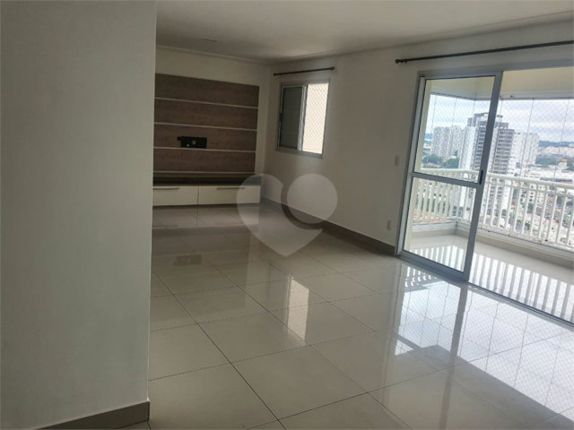 Apartamento à venda com 3 quartos, sendo 1 suíte,  em Granja Julieta, São Paulo, SP