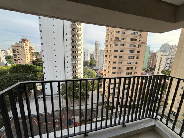 Apartamento à venda com 3 suítes em Moema, São Paulo, SP