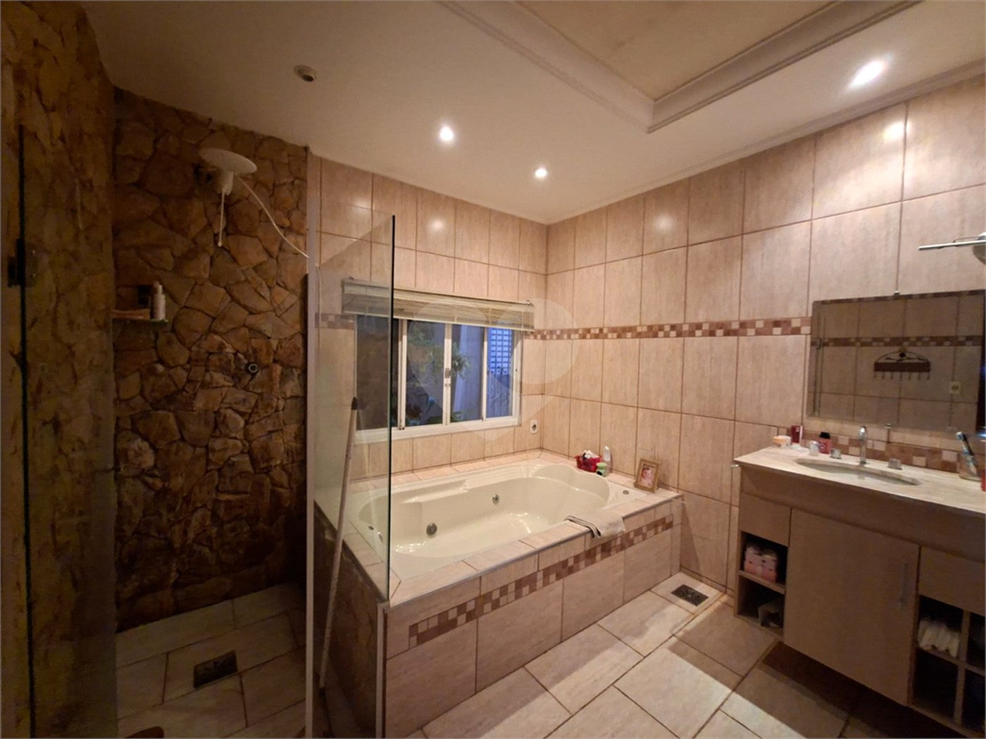 Chácara à venda com 3 quartos, sendo 1 suíte,  em Ribeirãozinho, Alambari, SP