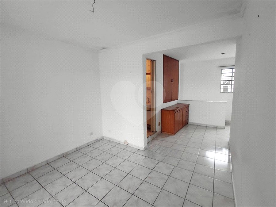 Sobrado à venda com 3 quartos, sendo 1 suíte, em Vila Constança, São Paulo, SP