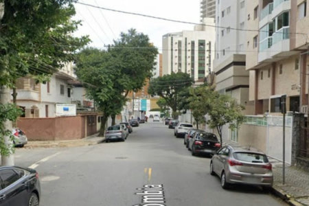 Casa/ Sobrado Amplo no Boqueirão/ Santos/SP