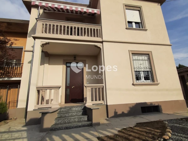 Casa renovada com 4 quartos à venda em Trino, Vercelli – 2 unidades independentes