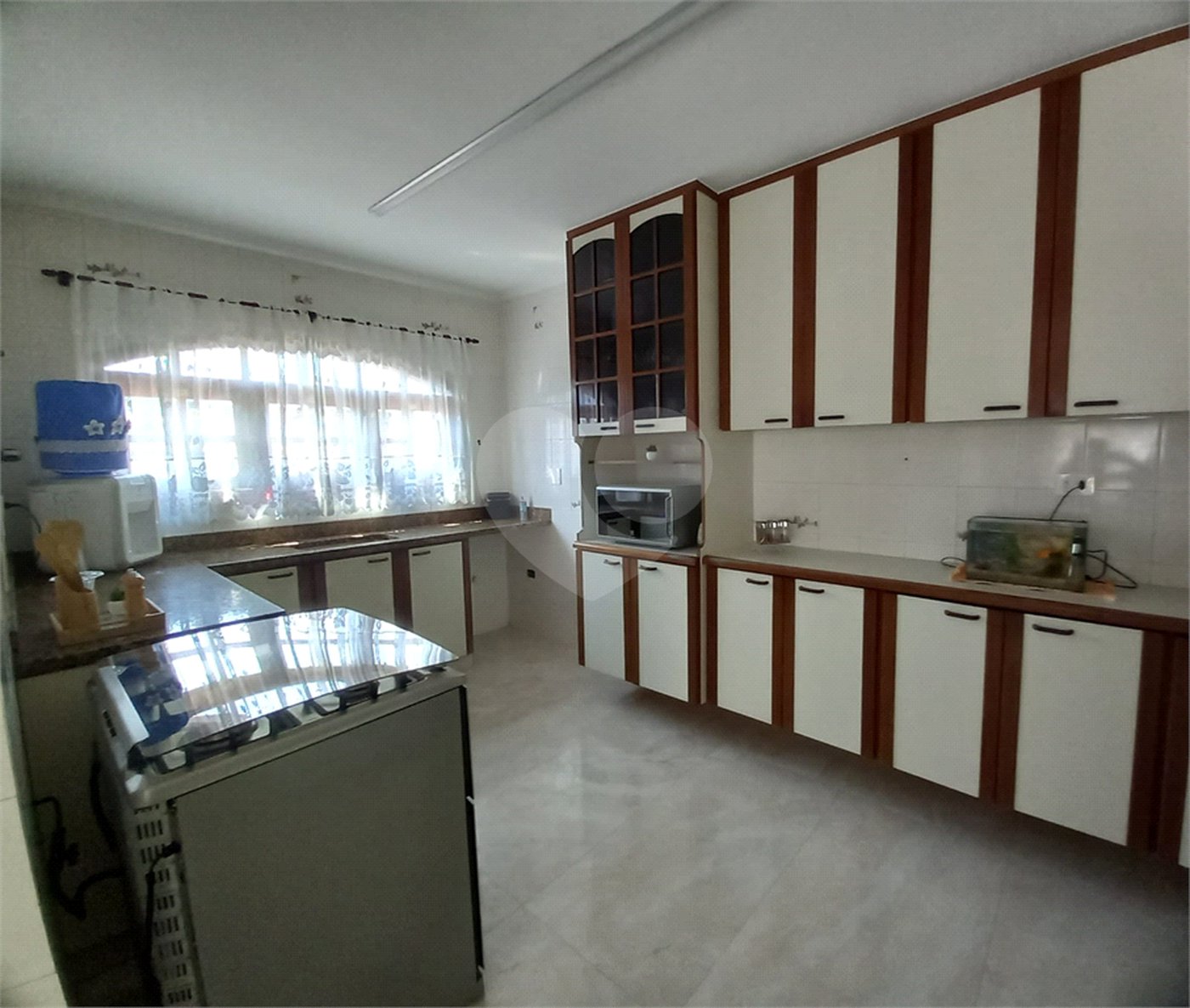 Sobrado à venda com 4 quartos, sendo 1 suíte, em Tremembé, São Paulo, SP