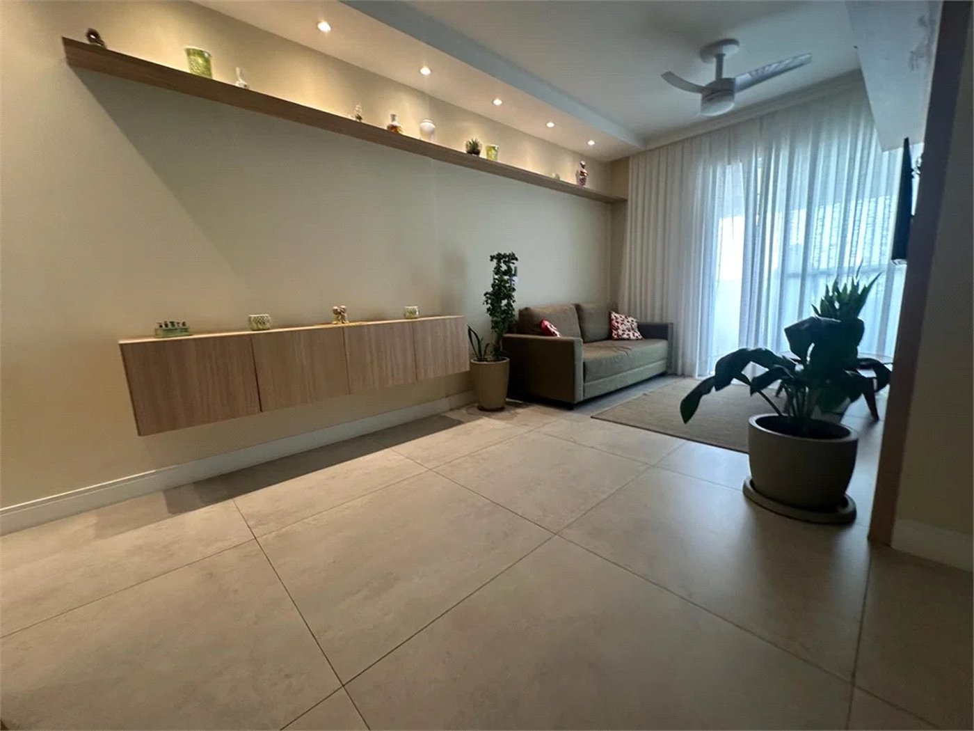 Apartamento à venda com 3 quartos, sendo 1 suíte,  em Vila Andrade, São Paulo, SP