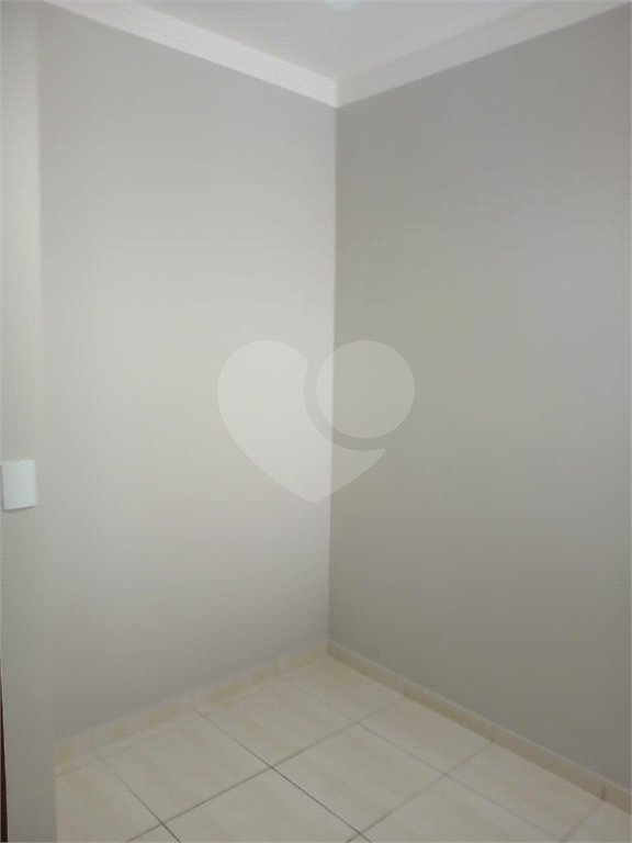 Casa de Vila à venda com 3 quartos, sendo 1 suíte, em Jardim Wanel Ville V, Sorocaba, SP