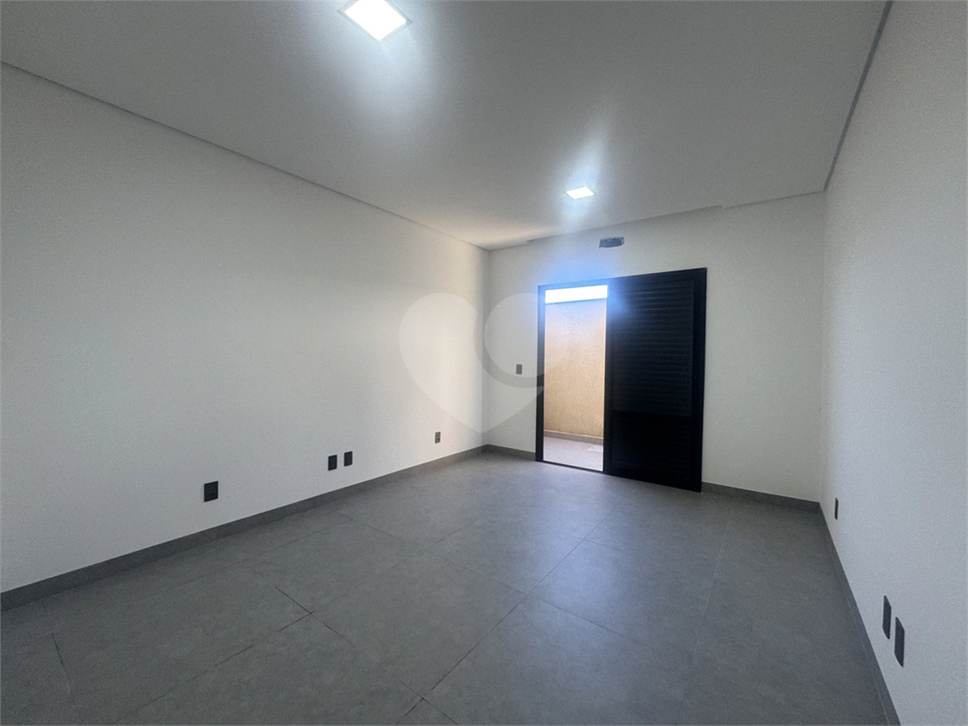Casa à venda com 3 quartos, sendo 1 suíte, no condomínio Residencial Villagio Wanel, Sorocaba - SP