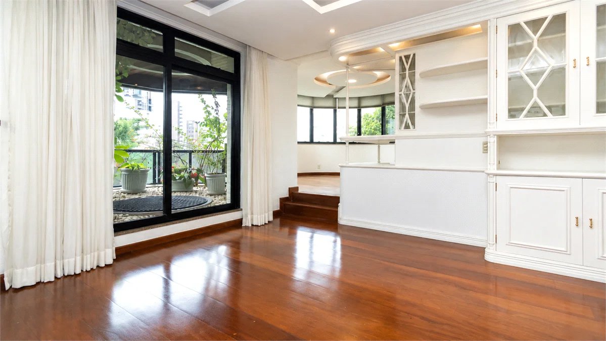 Apartamento à venda com 4 quartos, sendo 2 suítes, em Brooklin Paulista, São Paulo, SP