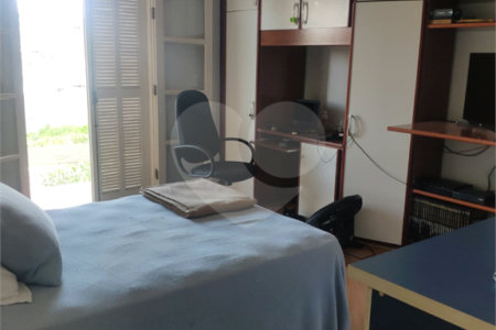 Sobrado à venda com 4 quartos, sendo 1 suíte, em Chácara Jafet, Mogi das Cruzes, SP