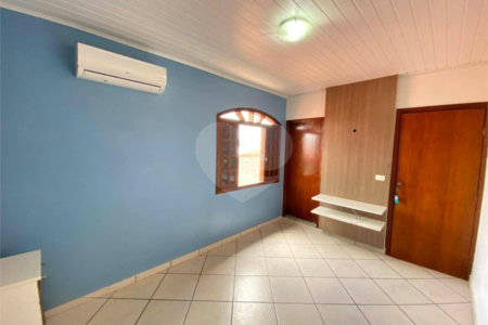 Casa à venda com 4 quartos, sendo 2 suítes, em Parque Santana, Mogi das Cruzes, SP